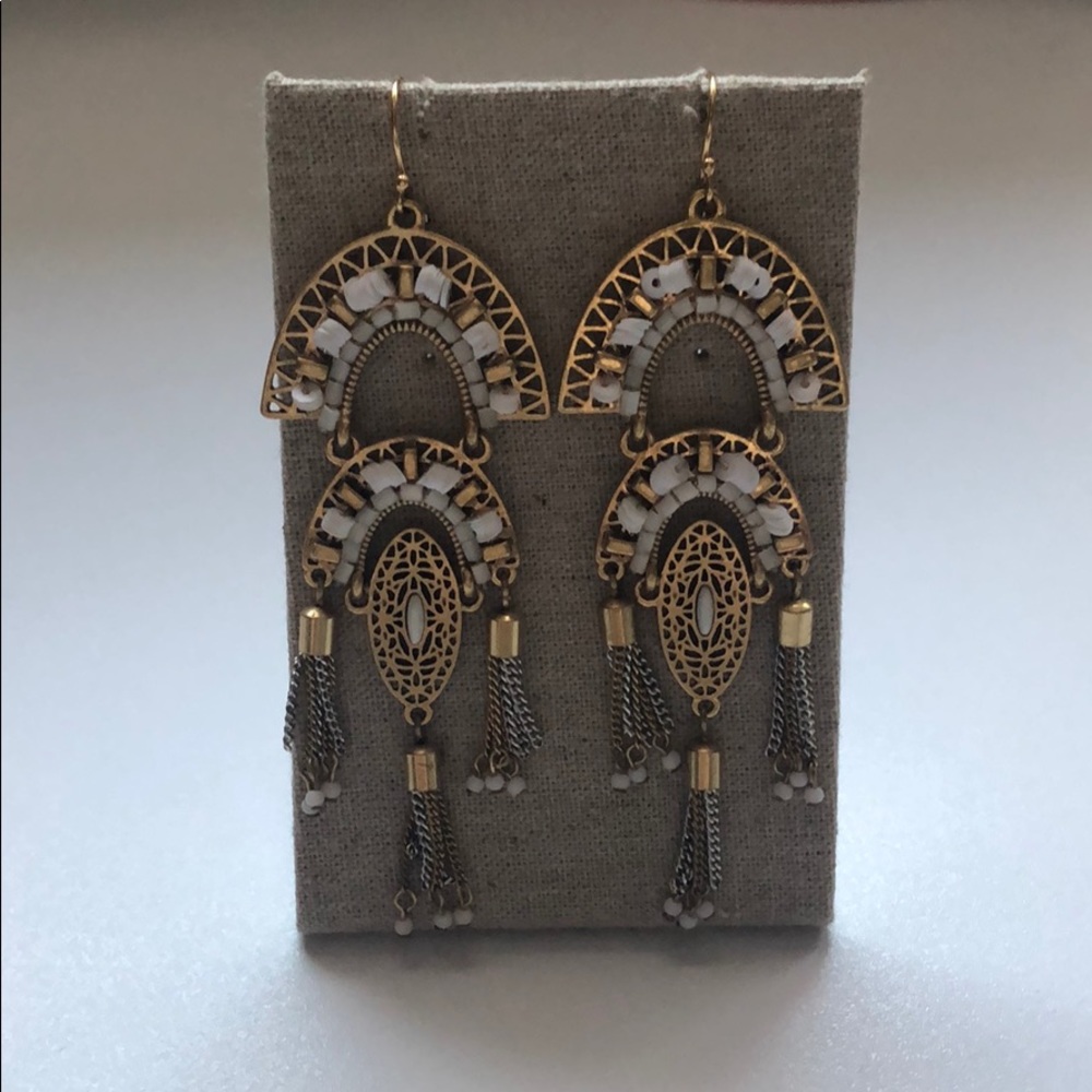 Stella & Dot Gold & White Beaded/Fringe Earrings